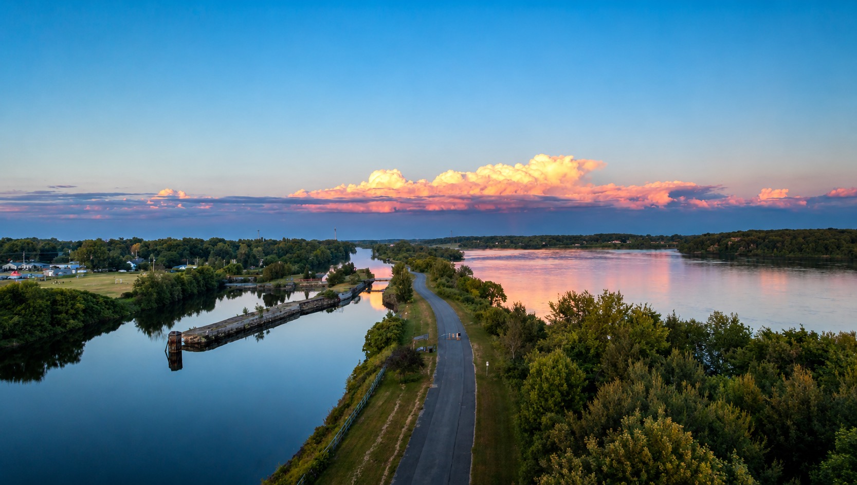 River corridor view for Ottawa day trip planning